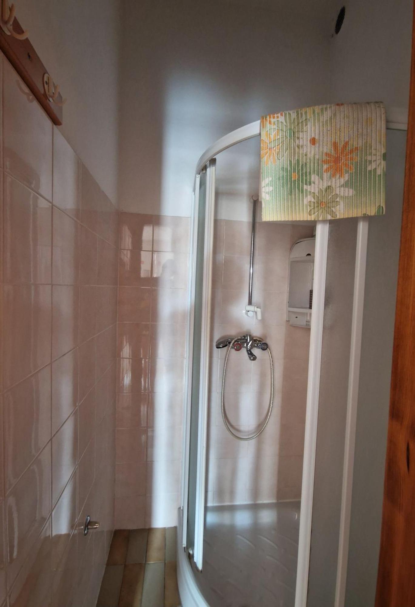 Apartma In Soba Vipavski Kriz อายดอฟช์ชีนา ห้อง รูปภาพ