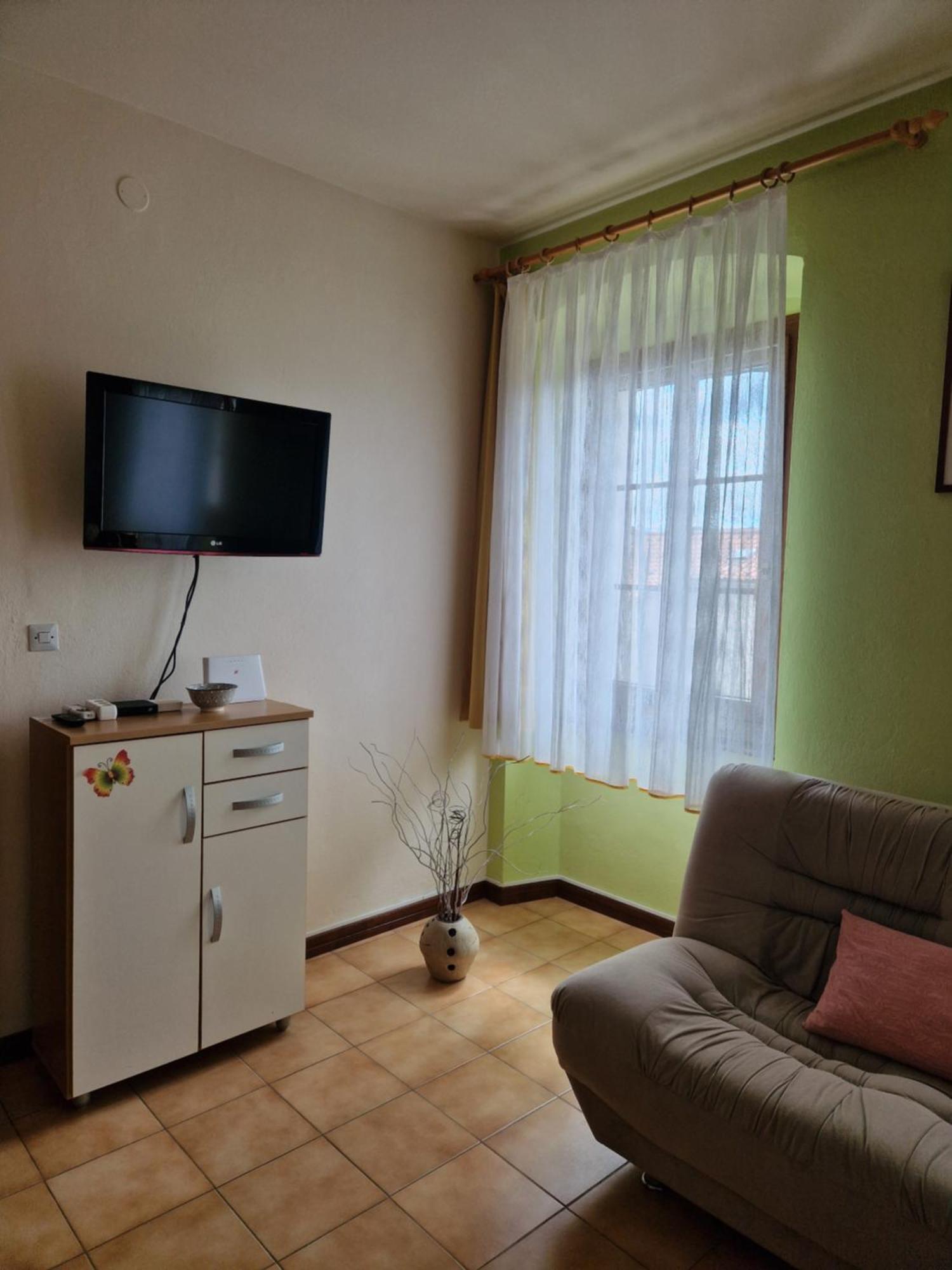 Apartma In Soba Vipavski Kriz อายดอฟช์ชีนา ห้อง รูปภาพ